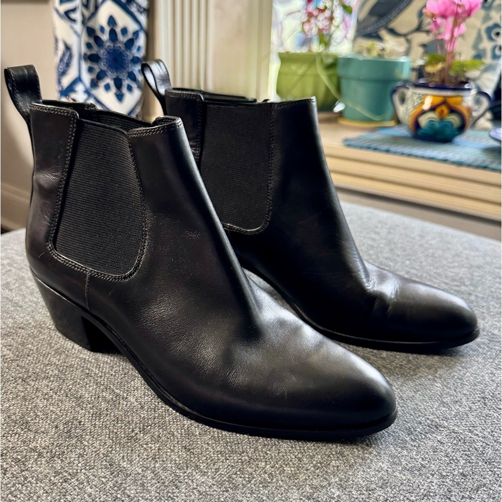 Via Spiga Women’s Black Leather Ankle Boots pointed toe Pull On Booties Size 36 - Picture 3 of 11